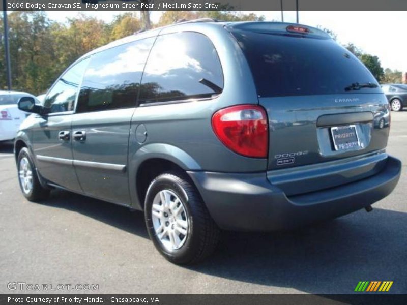 Magnesium Green Pearl / Medium Slate Gray 2006 Dodge Caravan SE