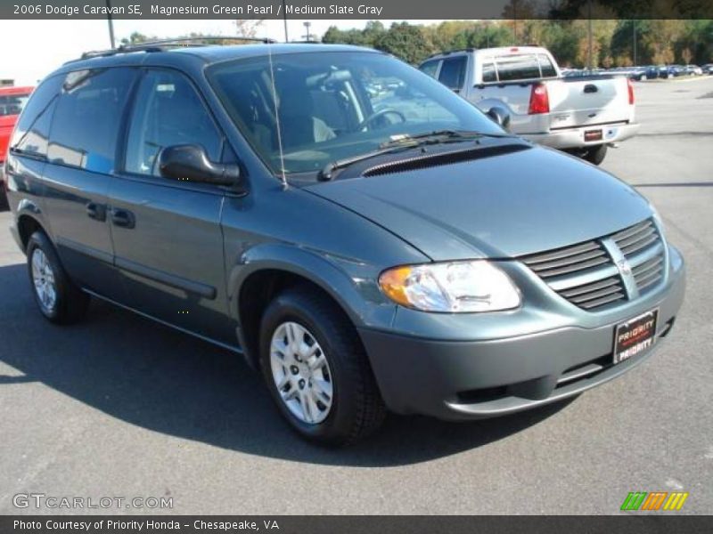 Magnesium Green Pearl / Medium Slate Gray 2006 Dodge Caravan SE