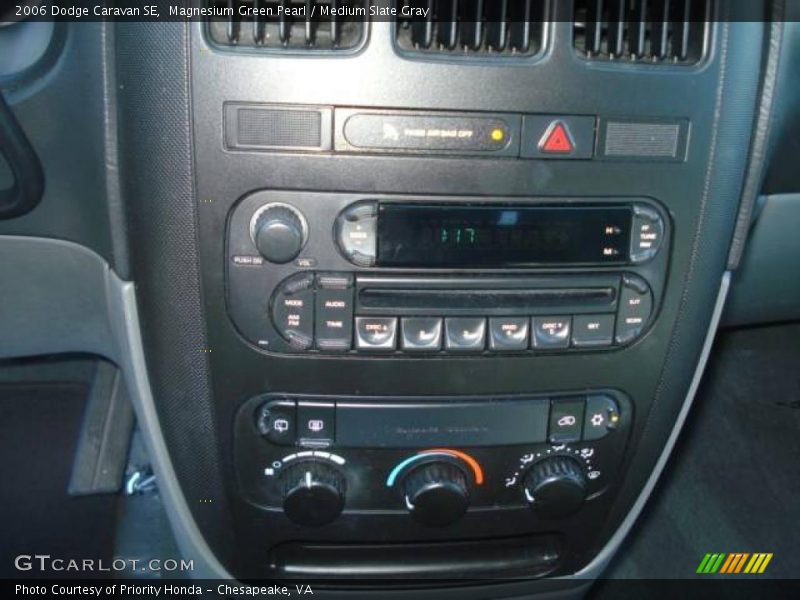 Magnesium Green Pearl / Medium Slate Gray 2006 Dodge Caravan SE