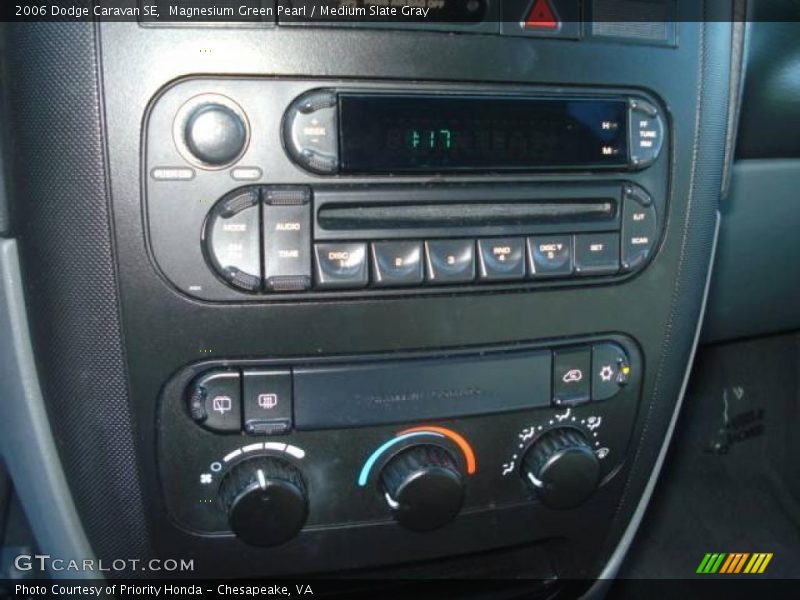 Magnesium Green Pearl / Medium Slate Gray 2006 Dodge Caravan SE