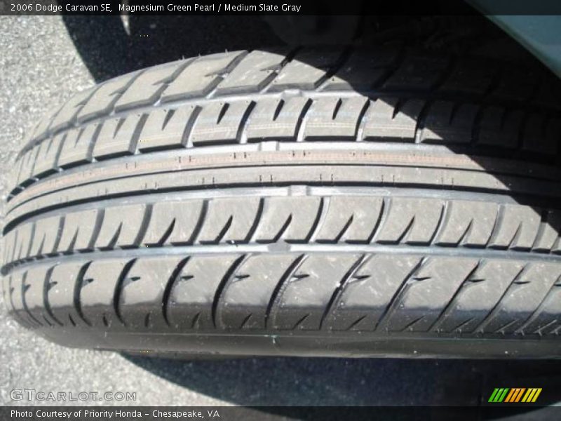 Magnesium Green Pearl / Medium Slate Gray 2006 Dodge Caravan SE
