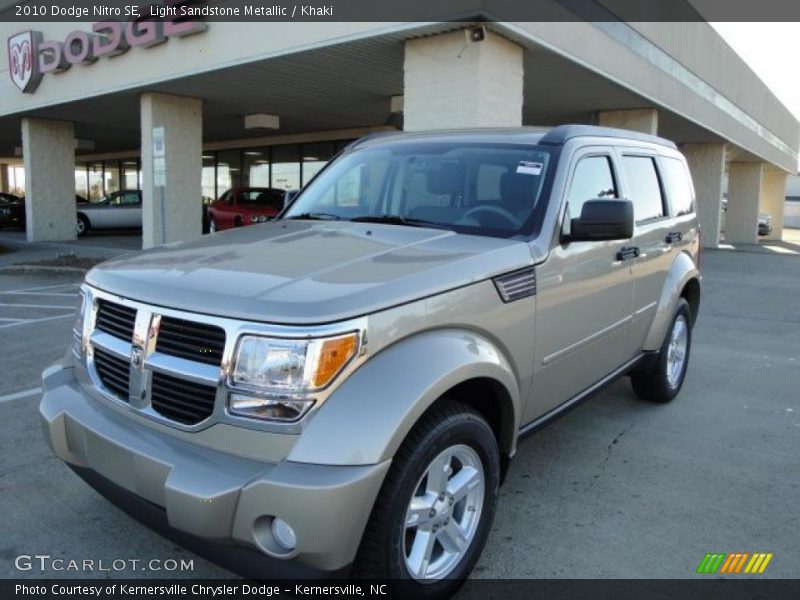 Light Sandstone Metallic / Khaki 2010 Dodge Nitro SE