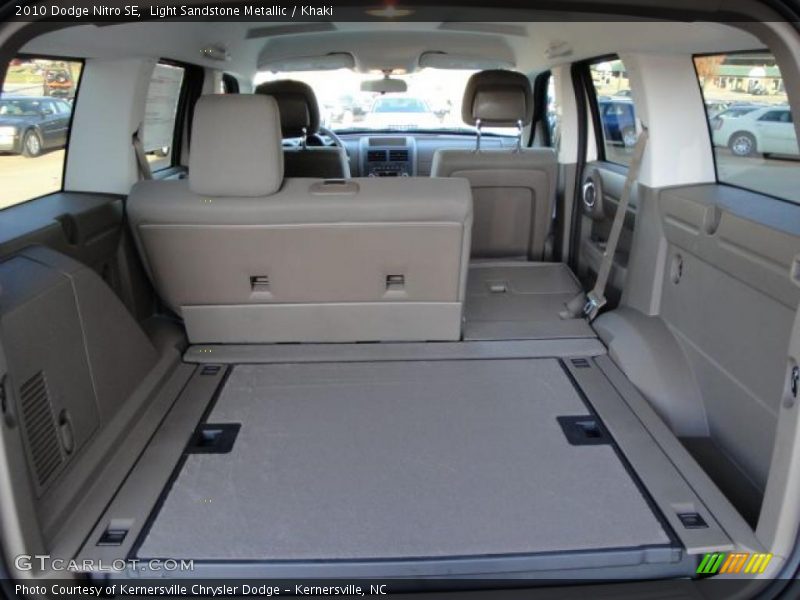 Light Sandstone Metallic / Khaki 2010 Dodge Nitro SE