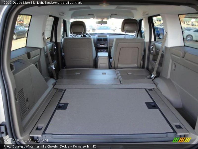 Light Sandstone Metallic / Khaki 2010 Dodge Nitro SE