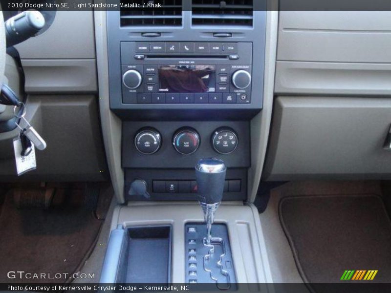 Light Sandstone Metallic / Khaki 2010 Dodge Nitro SE