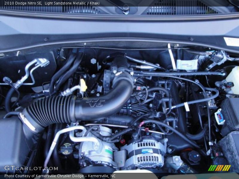 Light Sandstone Metallic / Khaki 2010 Dodge Nitro SE
