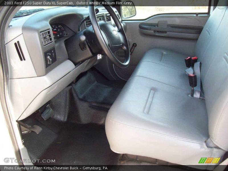 Oxford White / Medium Flint Grey 2003 Ford F250 Super Duty XL SuperCab