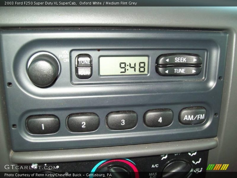 Oxford White / Medium Flint Grey 2003 Ford F250 Super Duty XL SuperCab