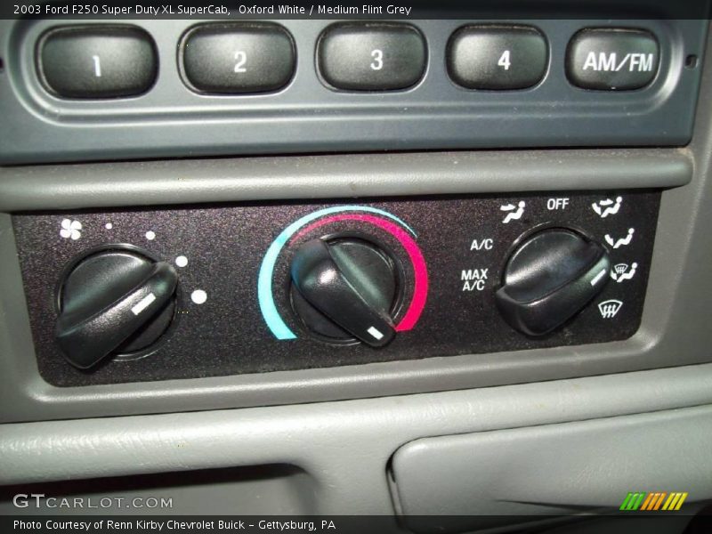 Oxford White / Medium Flint Grey 2003 Ford F250 Super Duty XL SuperCab