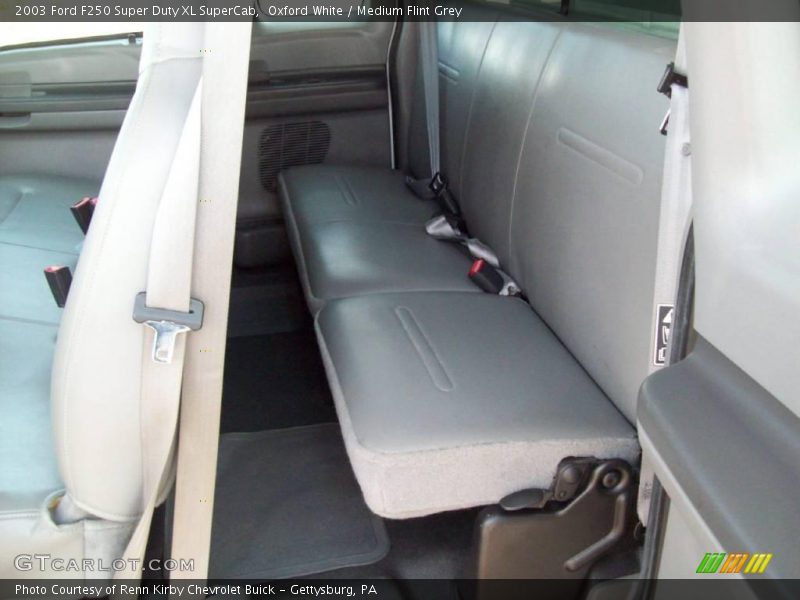 Oxford White / Medium Flint Grey 2003 Ford F250 Super Duty XL SuperCab