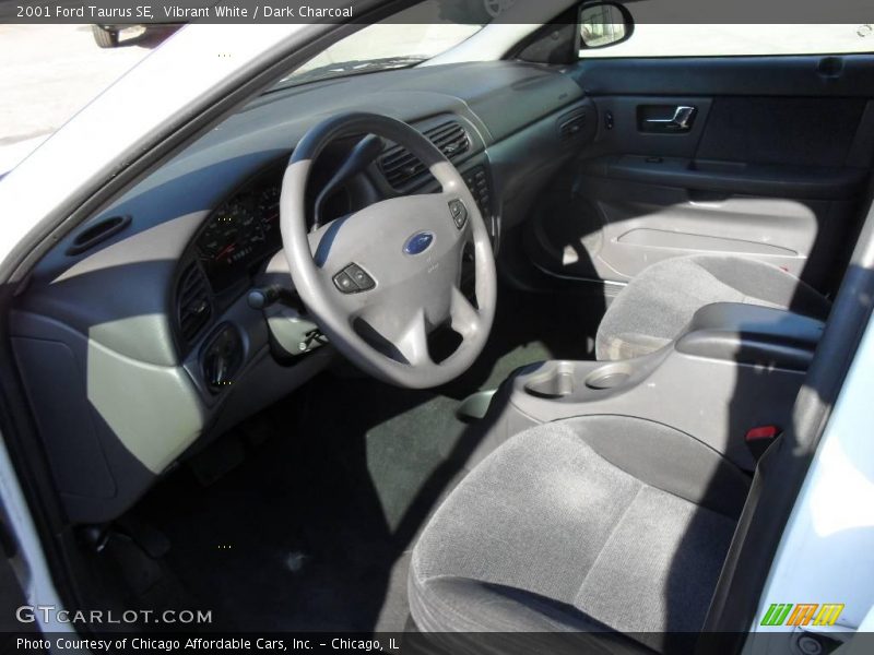Vibrant White / Dark Charcoal 2001 Ford Taurus SE