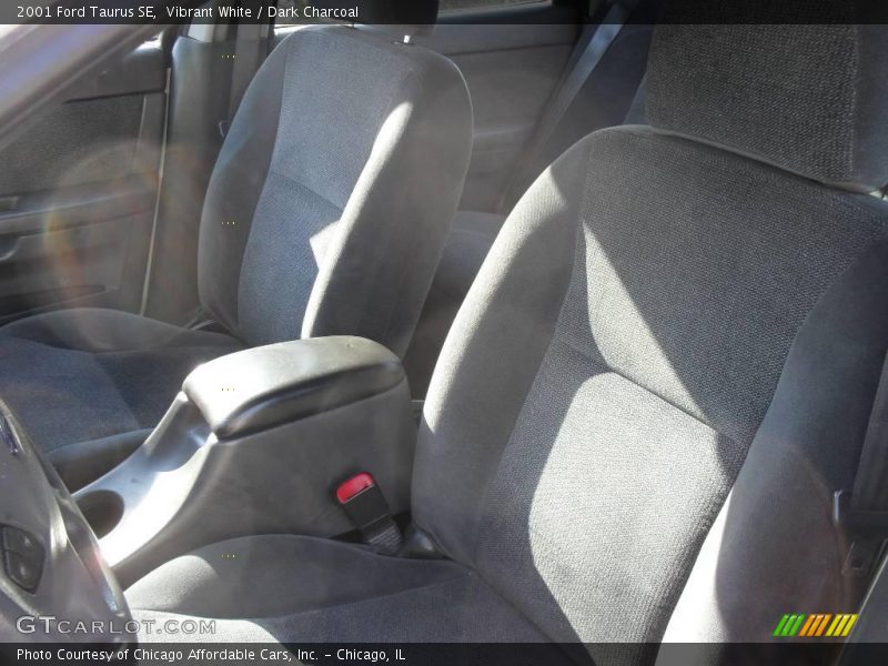 Vibrant White / Dark Charcoal 2001 Ford Taurus SE