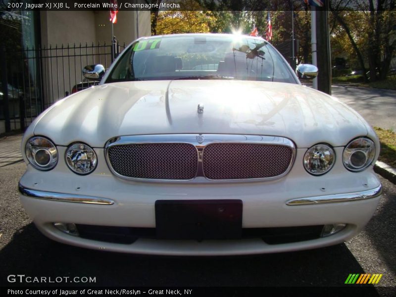 Porcelain White / Champagne/Mocha 2007 Jaguar XJ XJ8 L