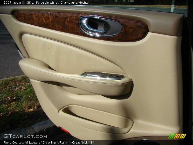 Porcelain White / Champagne/Mocha 2007 Jaguar XJ XJ8 L