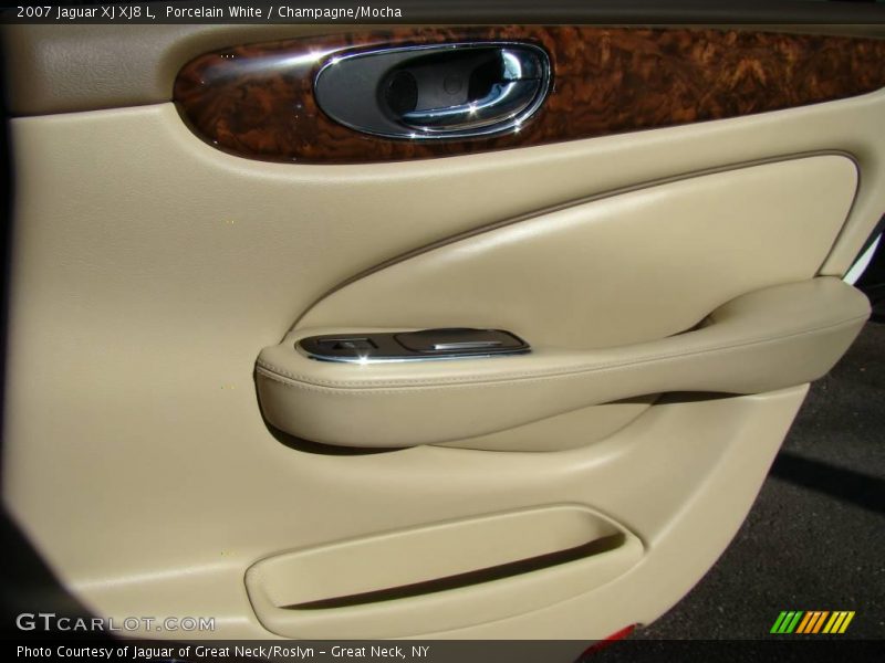 Porcelain White / Champagne/Mocha 2007 Jaguar XJ XJ8 L