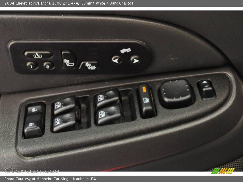 Summit White / Dark Charcoal 2004 Chevrolet Avalanche 1500 Z71 4x4