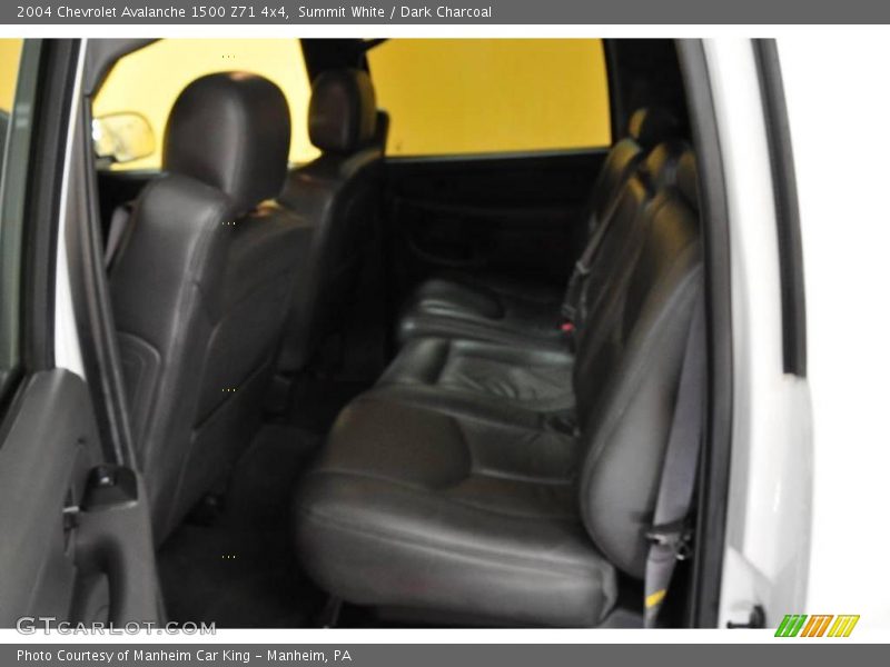 Summit White / Dark Charcoal 2004 Chevrolet Avalanche 1500 Z71 4x4