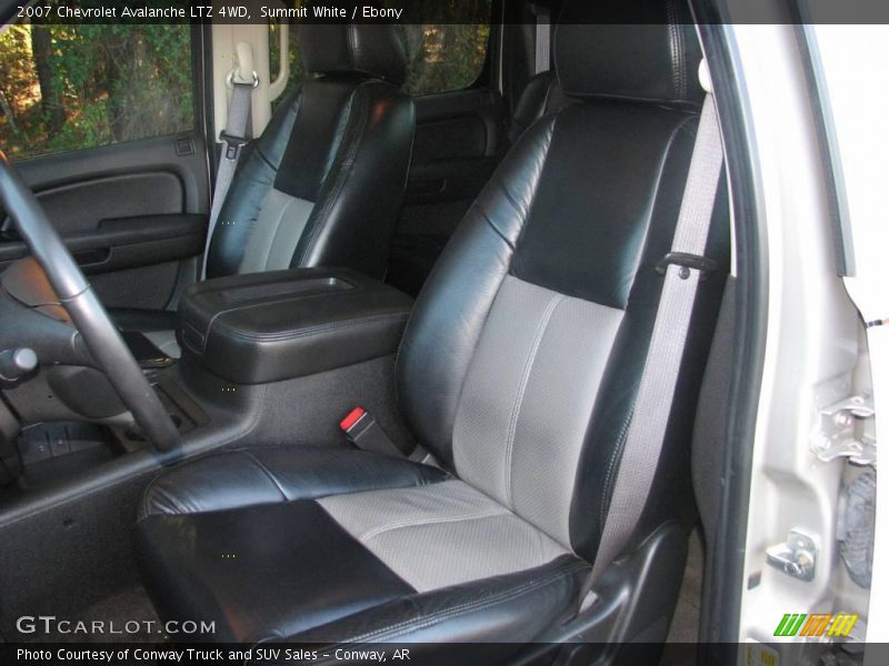 Summit White / Ebony 2007 Chevrolet Avalanche LTZ 4WD