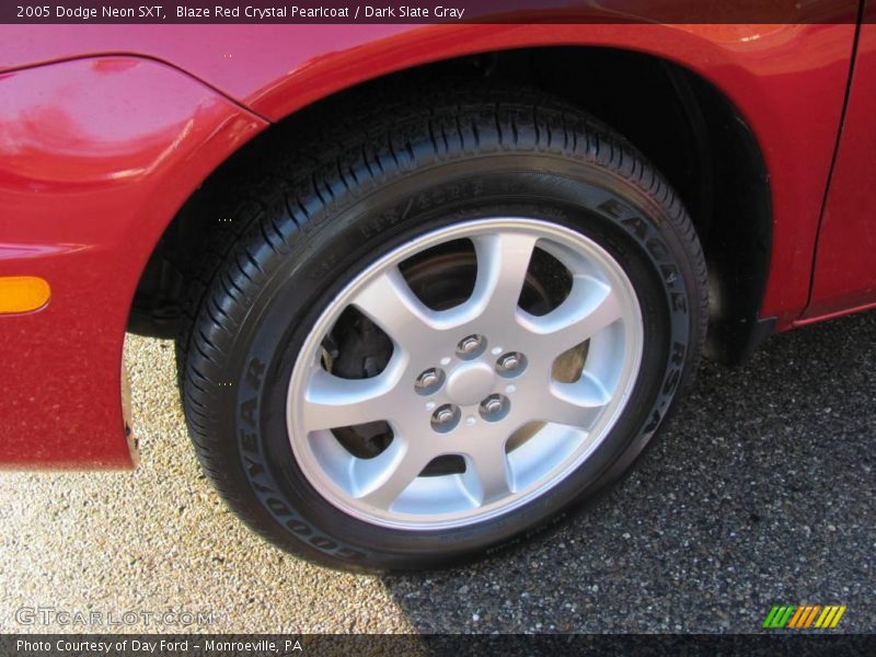Blaze Red Crystal Pearlcoat / Dark Slate Gray 2005 Dodge Neon SXT