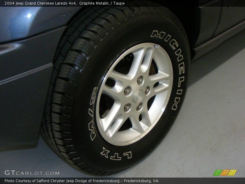 Graphite Metallic / Taupe 2004 Jeep Grand Cherokee Laredo 4x4