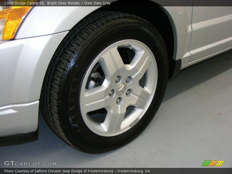 Bright Silver Metallic / Dark Slate Gray 2008 Dodge Caliber SE
