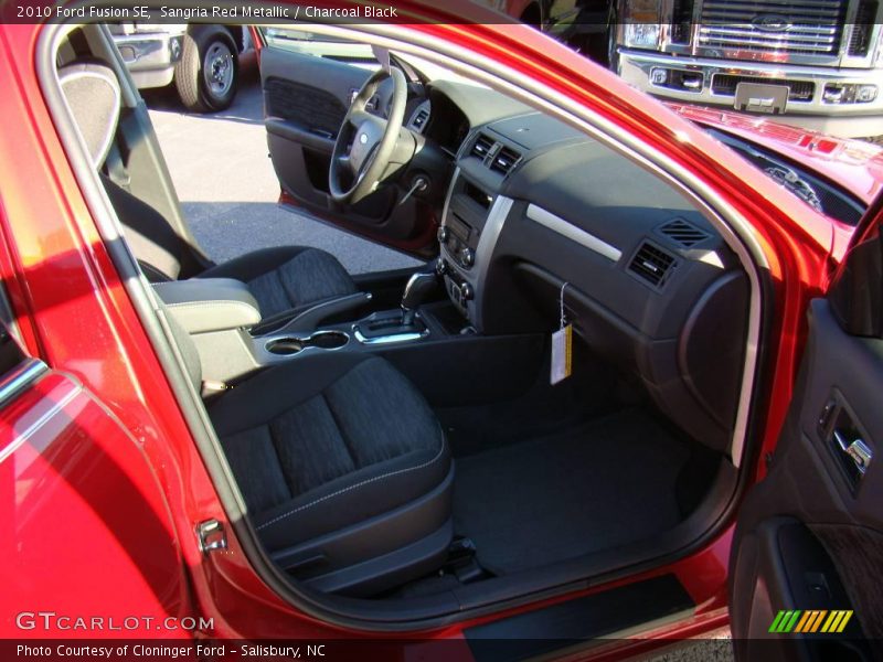 Sangria Red Metallic / Charcoal Black 2010 Ford Fusion SE