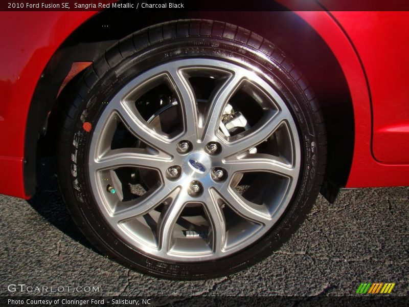 Sangria Red Metallic / Charcoal Black 2010 Ford Fusion SE