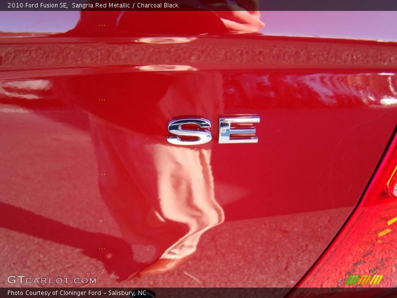 Sangria Red Metallic / Charcoal Black 2010 Ford Fusion SE