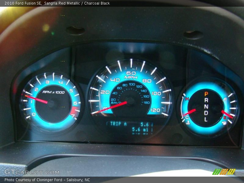 Sangria Red Metallic / Charcoal Black 2010 Ford Fusion SE