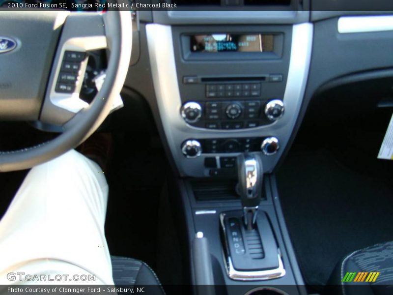 Sangria Red Metallic / Charcoal Black 2010 Ford Fusion SE