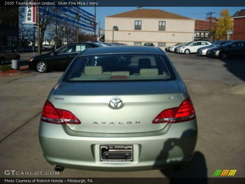 Silver Pine Mica / Ivory 2005 Toyota Avalon Limited