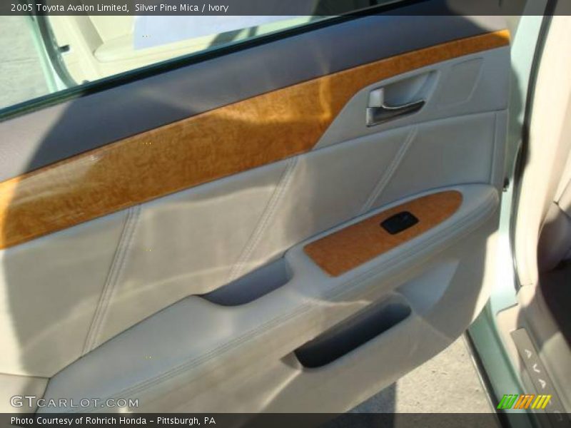 Silver Pine Mica / Ivory 2005 Toyota Avalon Limited