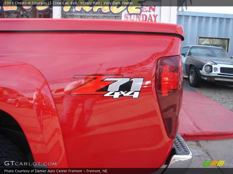 Victory Red / Very Dark Pewter 2004 Chevrolet Colorado LS Crew Cab 4x4