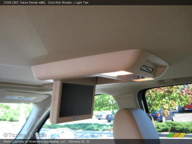 Gold Mist Metallic / Light Tan 2008 GMC Yukon Denali AWD