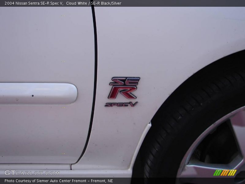 Cloud White / SE-R Black/Silver 2004 Nissan Sentra SE-R Spec V