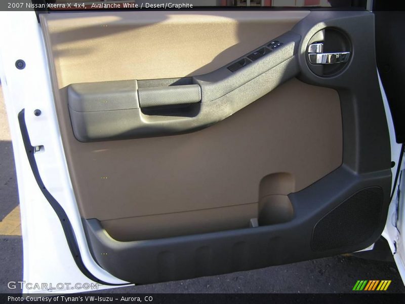 Avalanche White / Desert/Graphite 2007 Nissan Xterra X 4x4