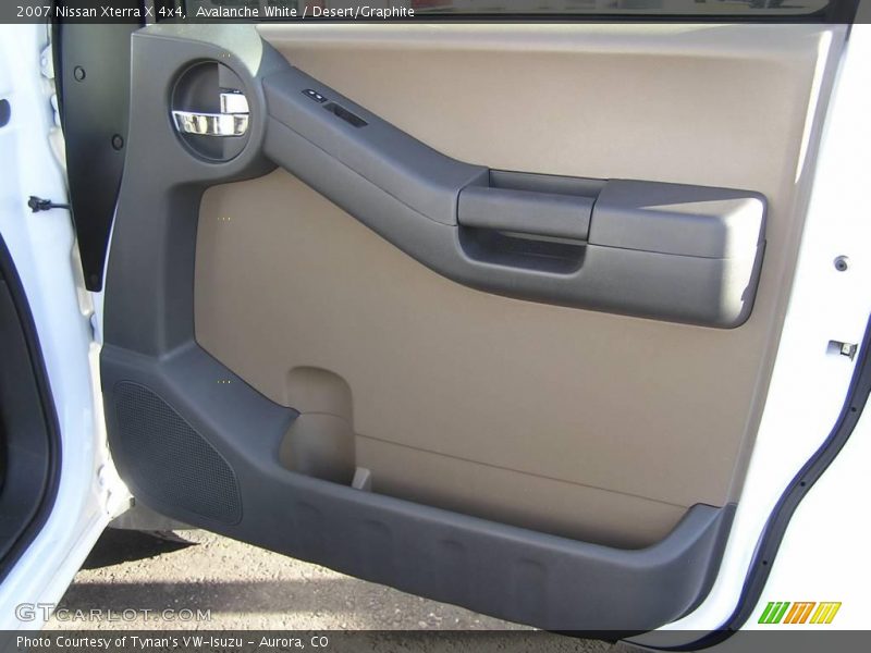 Avalanche White / Desert/Graphite 2007 Nissan Xterra X 4x4