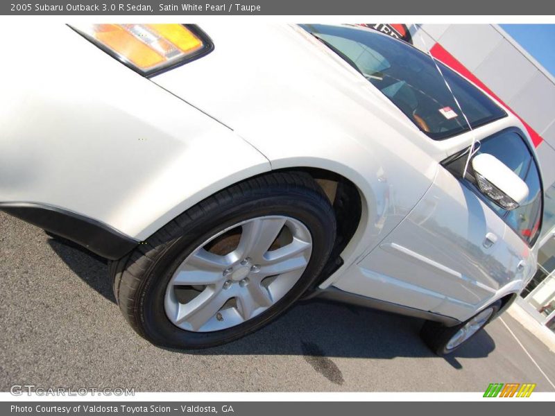 Satin White Pearl / Taupe 2005 Subaru Outback 3.0 R Sedan