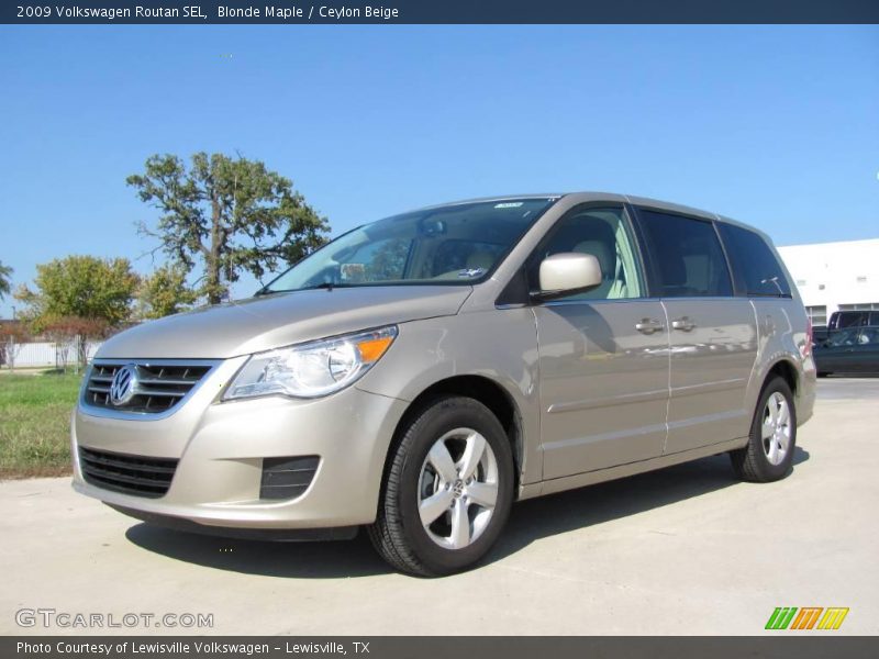 Blonde Maple / Ceylon Beige 2009 Volkswagen Routan SEL