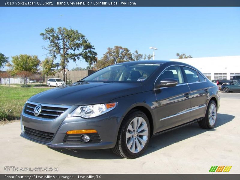 Front 3/4 View of 2010 CC Sport