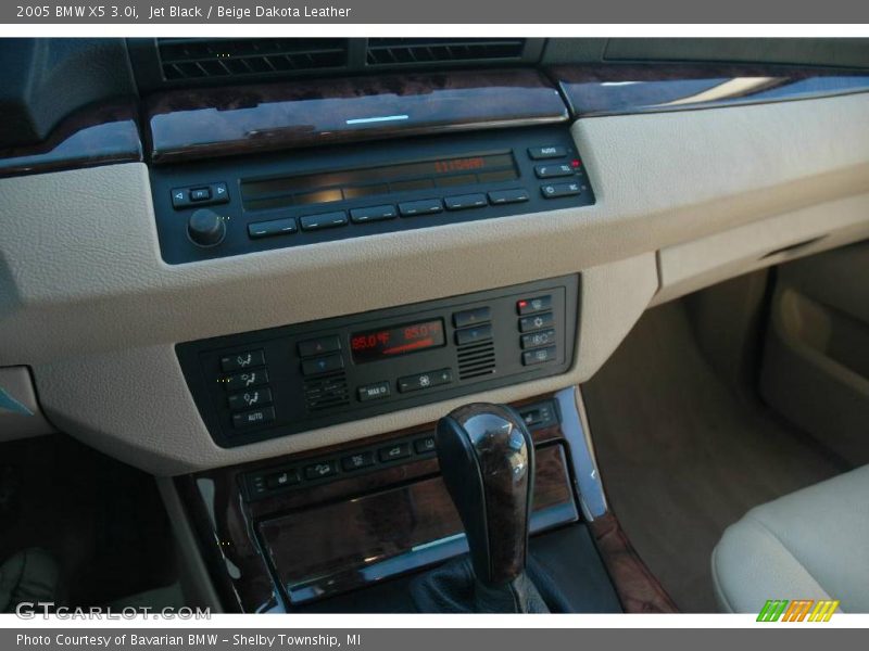 Jet Black / Beige Dakota Leather 2005 BMW X5 3.0i
