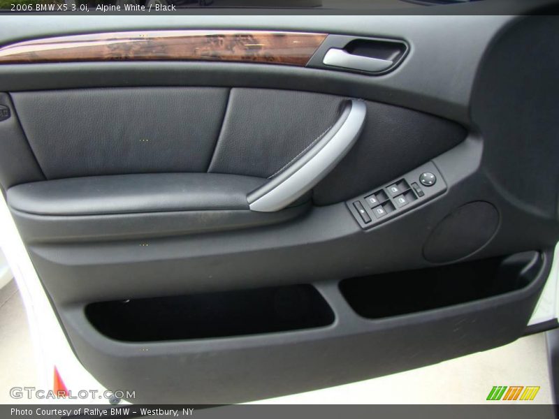Alpine White / Black 2006 BMW X5 3.0i