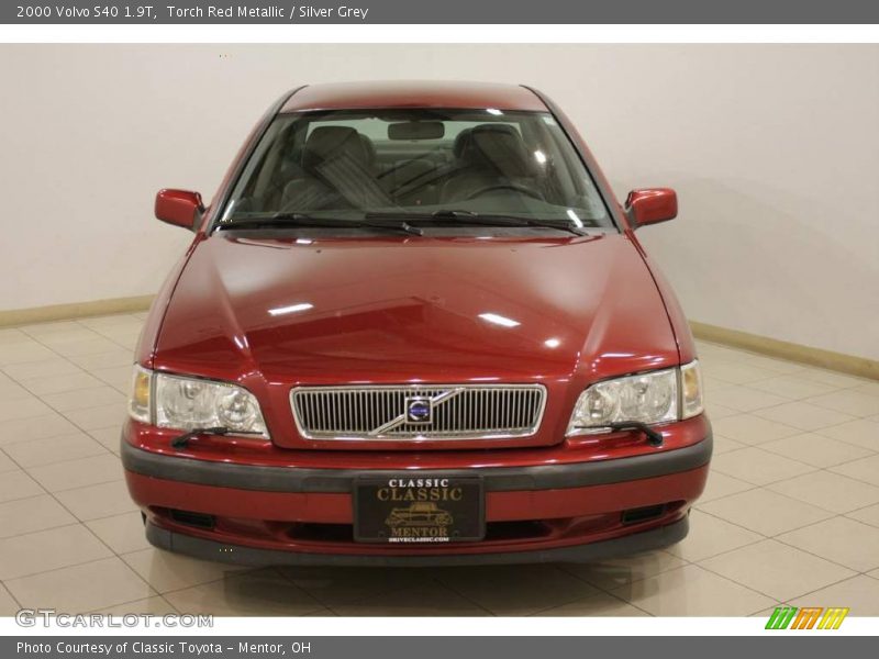 Torch Red Metallic / Silver Grey 2000 Volvo S40 1.9T
