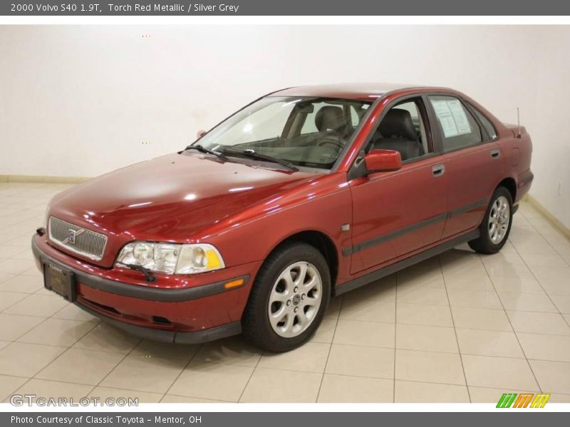 Torch Red Metallic / Silver Grey 2000 Volvo S40 1.9T