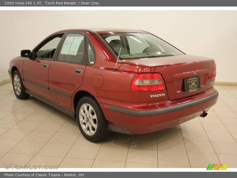 Torch Red Metallic / Silver Grey 2000 Volvo S40 1.9T