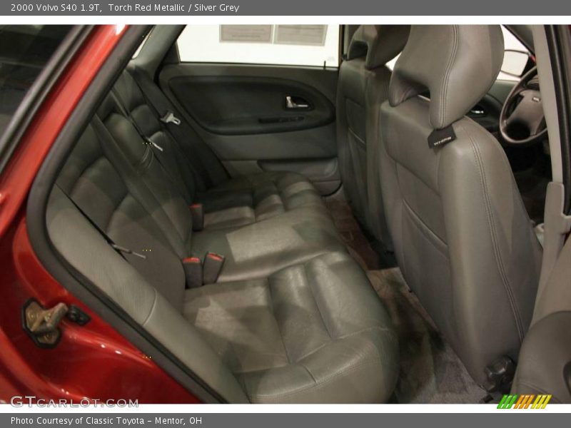 Torch Red Metallic / Silver Grey 2000 Volvo S40 1.9T