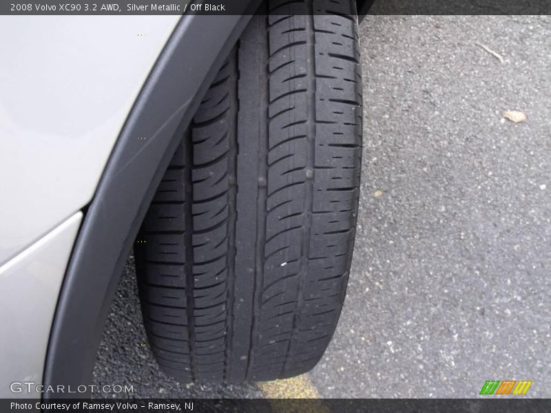 Silver Metallic / Off Black 2008 Volvo XC90 3.2 AWD
