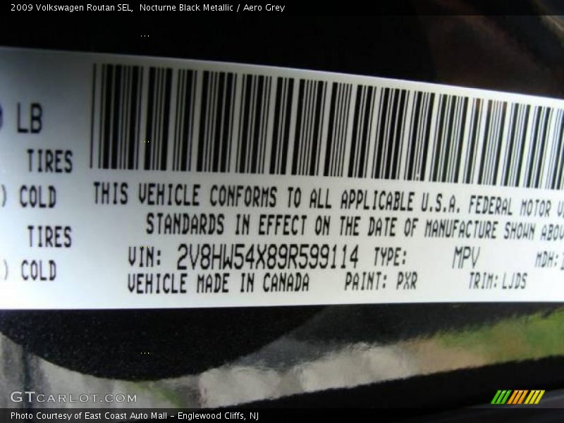Nocturne Black Metallic / Aero Grey 2009 Volkswagen Routan SEL