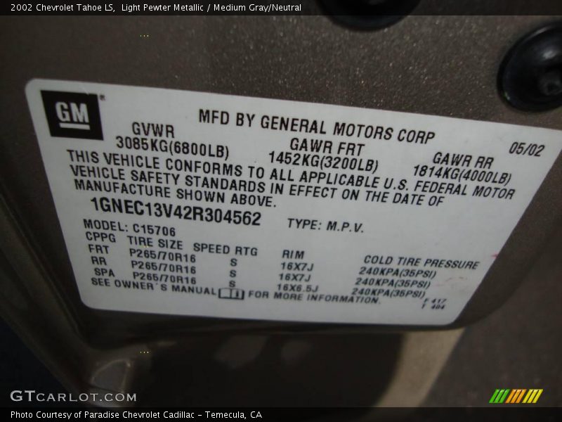 Light Pewter Metallic / Medium Gray/Neutral 2002 Chevrolet Tahoe LS
