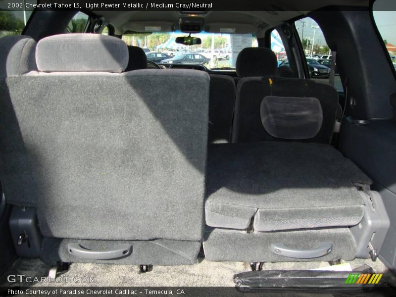 Light Pewter Metallic / Medium Gray/Neutral 2002 Chevrolet Tahoe LS